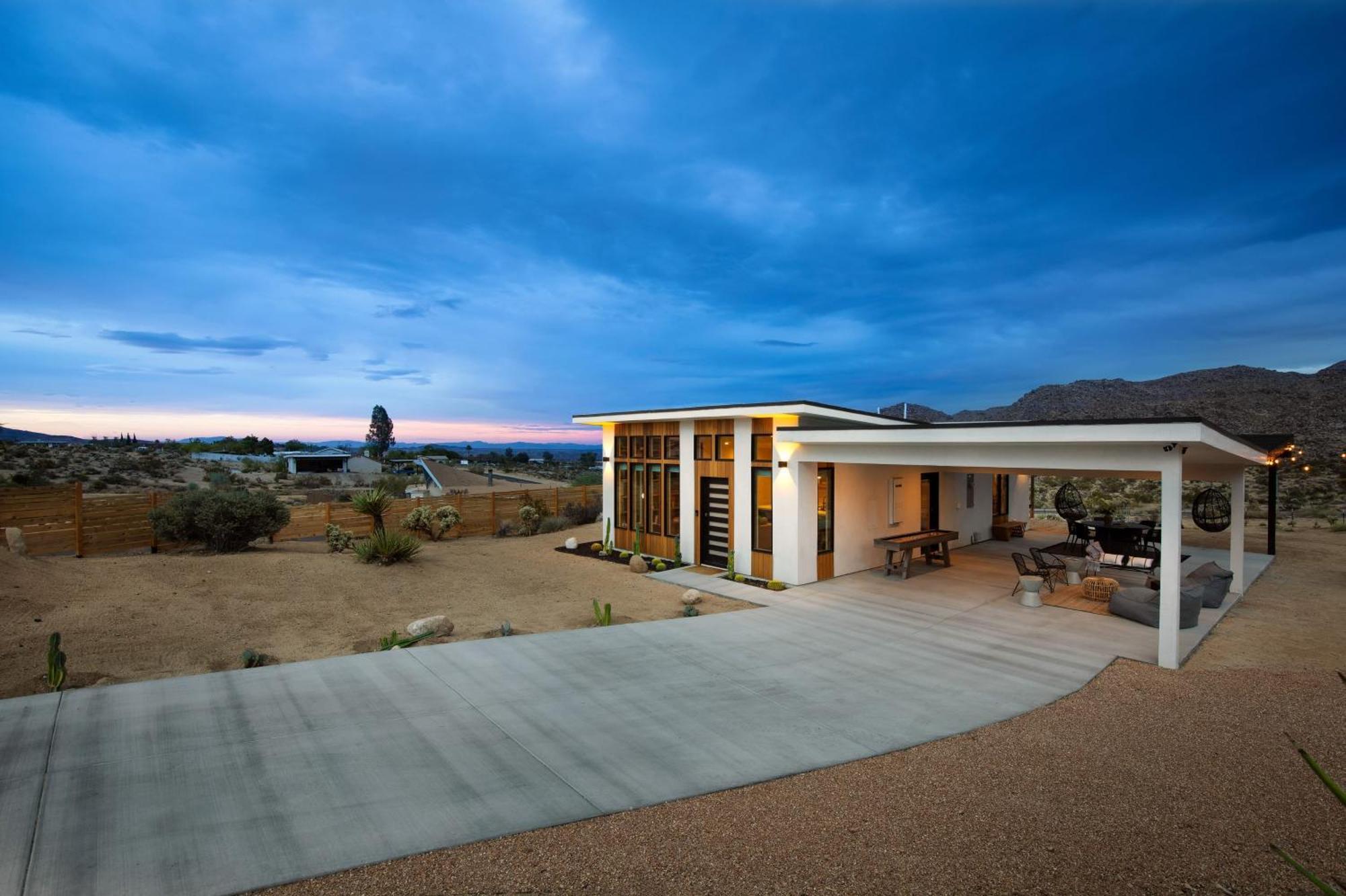 Holiday home Chicory By Avantstay Modern Desert Retreat W Hot Tub Joshua Tree